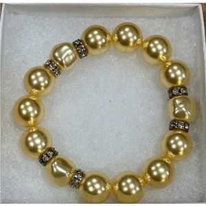 Buttercream simulated Pearl bracelet size 7.8” , 2.5” diameter